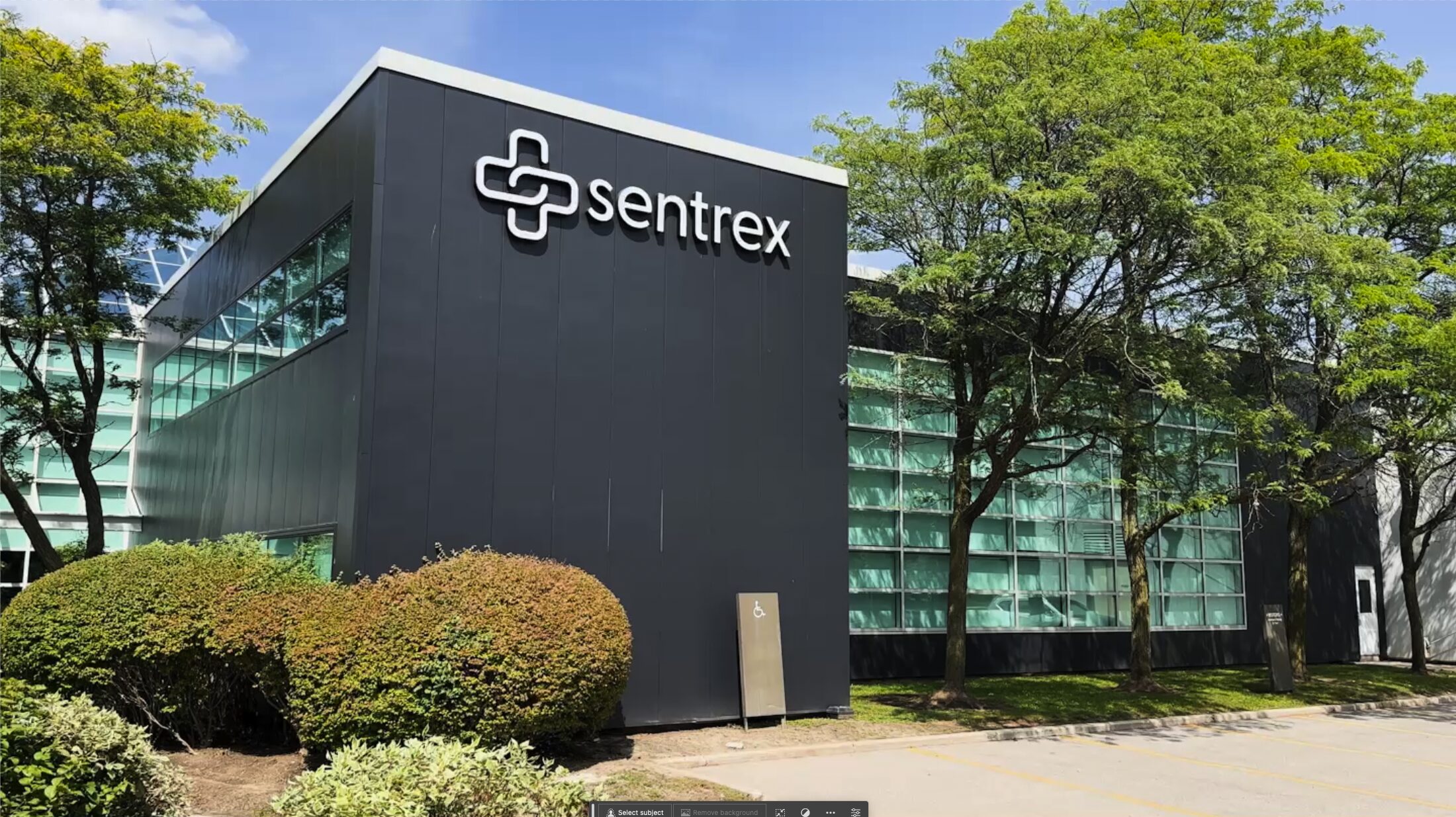 Professionnel de la santé accompagnant un patient