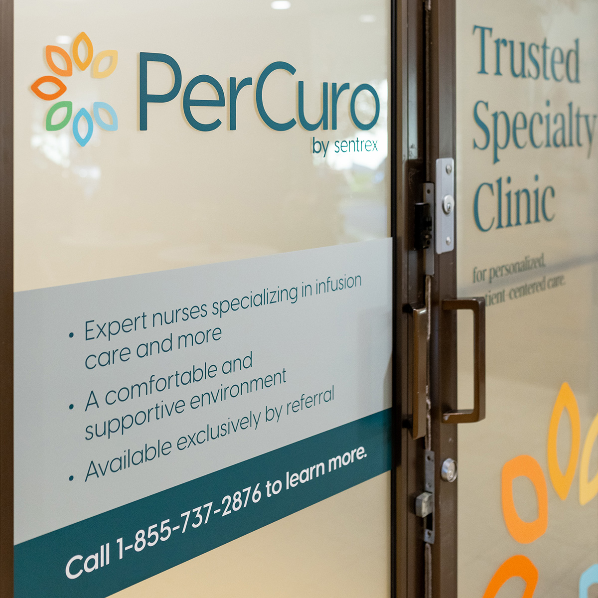 PerCuro Trusted Specialty Clinic signage